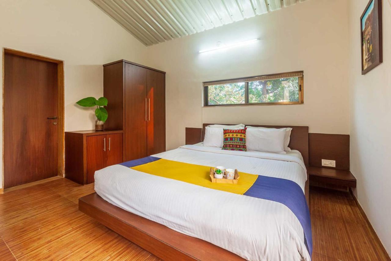 Stayvista'S Green Grove - A Modern Mountain-View Retreat With Lush Lawn Trimbak Eksteriør billede